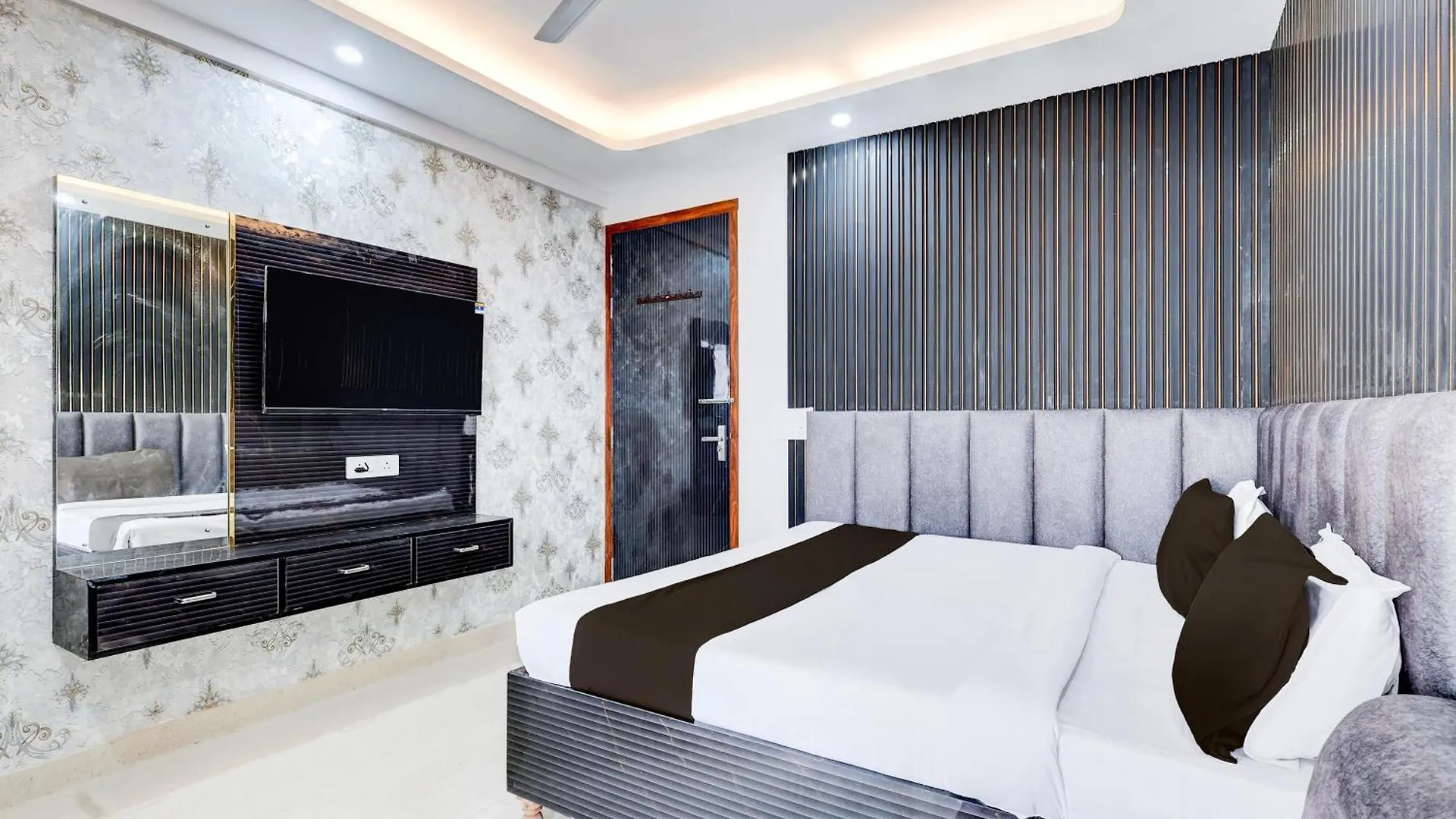 Hotel O Rm Homes Гургаон